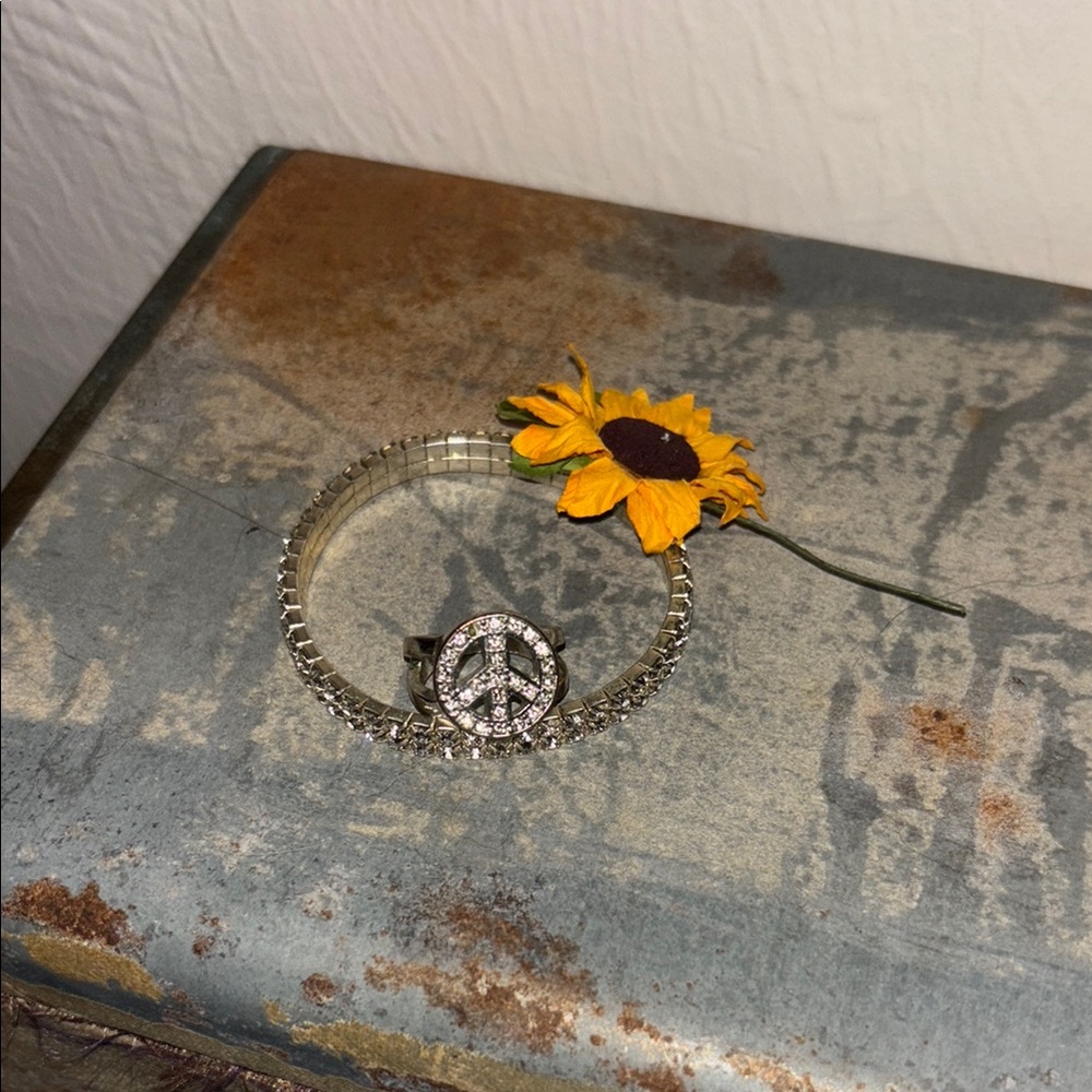 Elegant Silver Peace Sign Bracelet